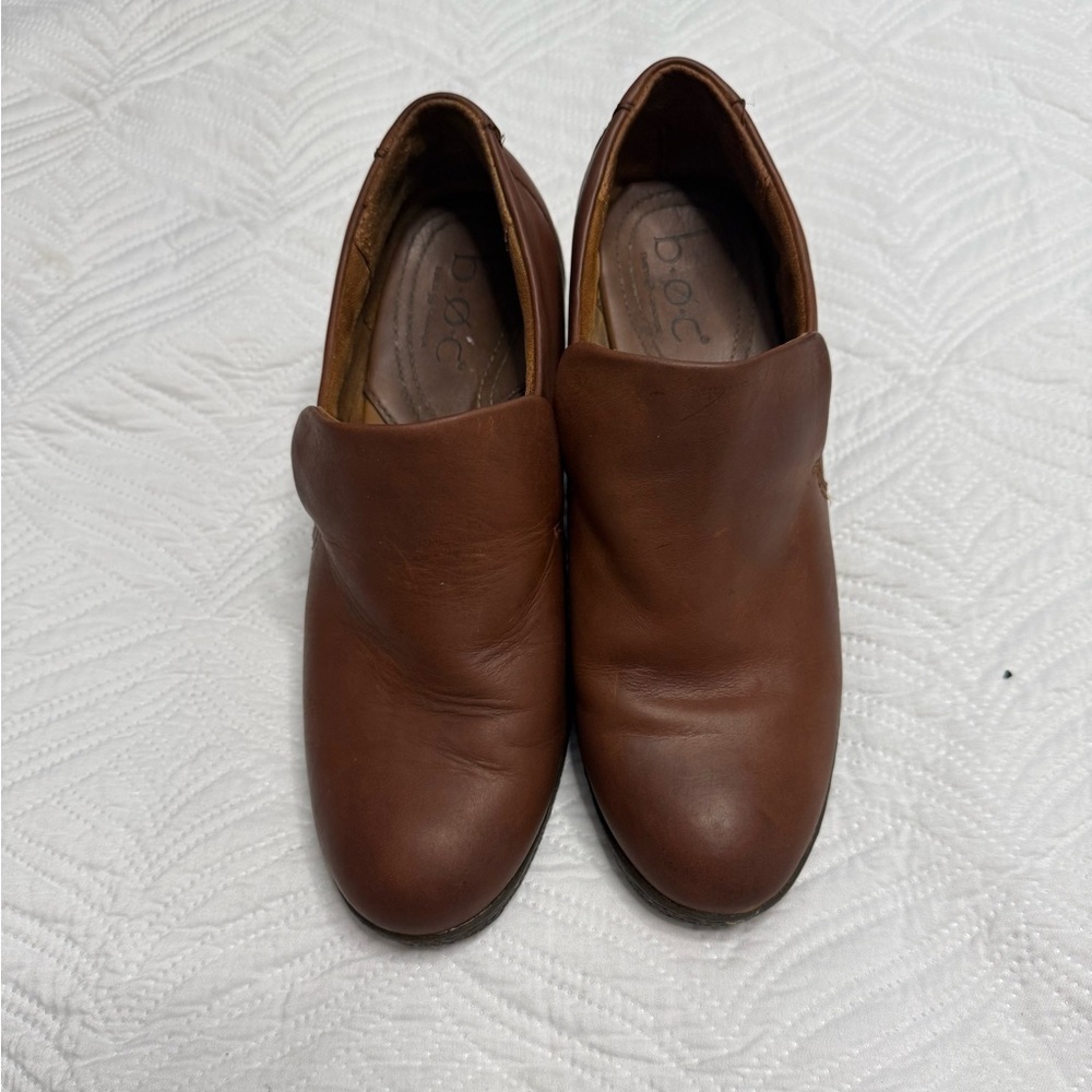 BOC Women’s Brown Leather Slip on Clogs. Size 9 - Picture 2 of 9
